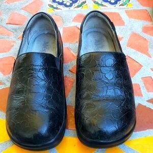 Alegria Keli Embossed Clog Loafer